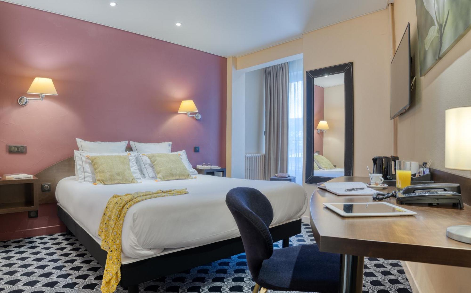 Brit Hotel Les Voyageurs Loudéac Eksteriør billede