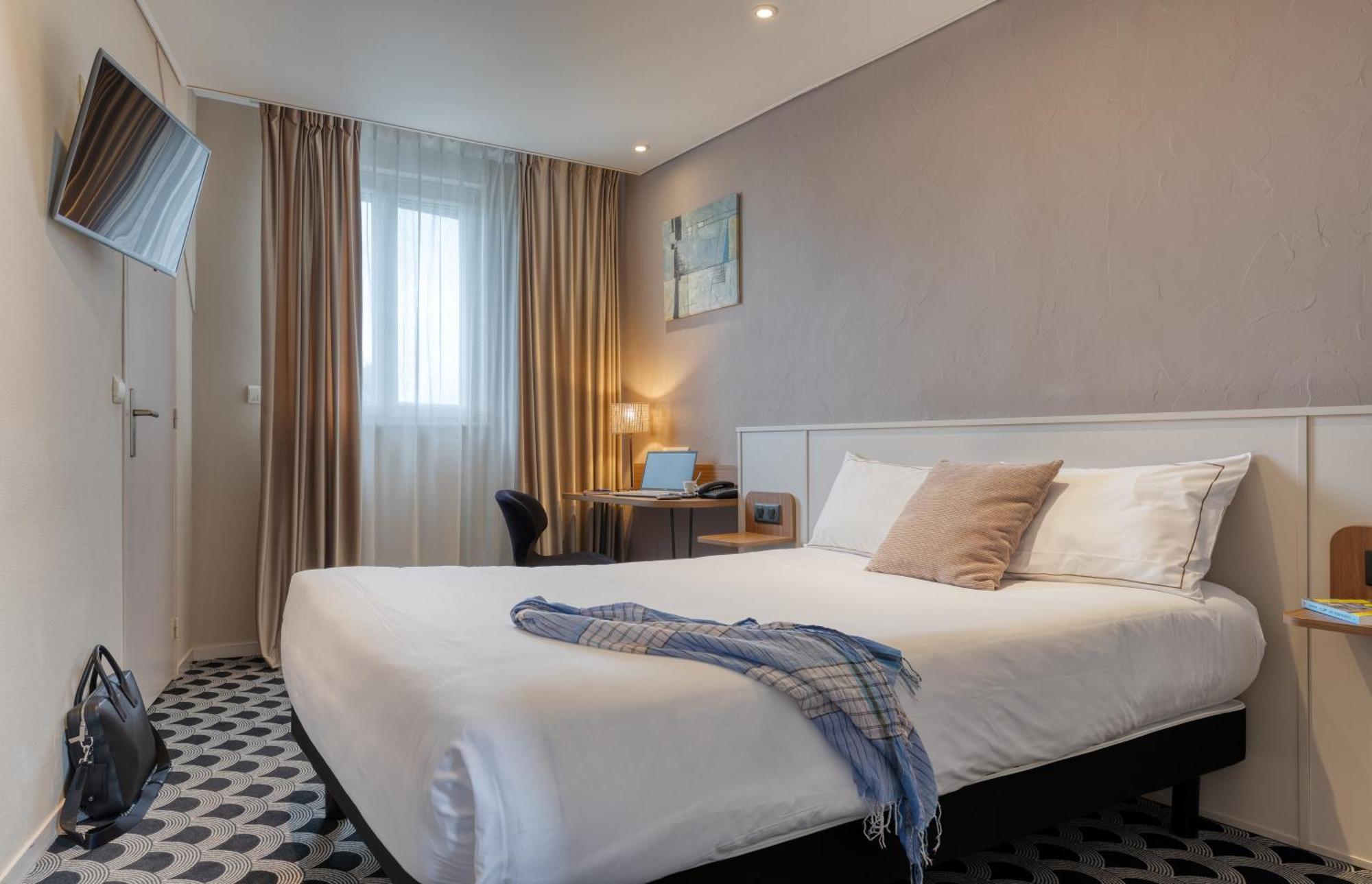 Brit Hotel Les Voyageurs Loudéac Eksteriør billede